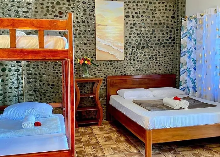 Floating Kingdom Waterpark - Rock Villa
